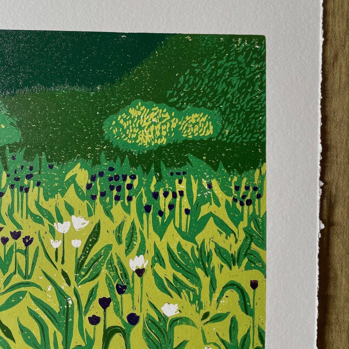 Tulipaner i botanisk hage - Originalt reduksjonstrykk med 5 lag (linosnitt)
