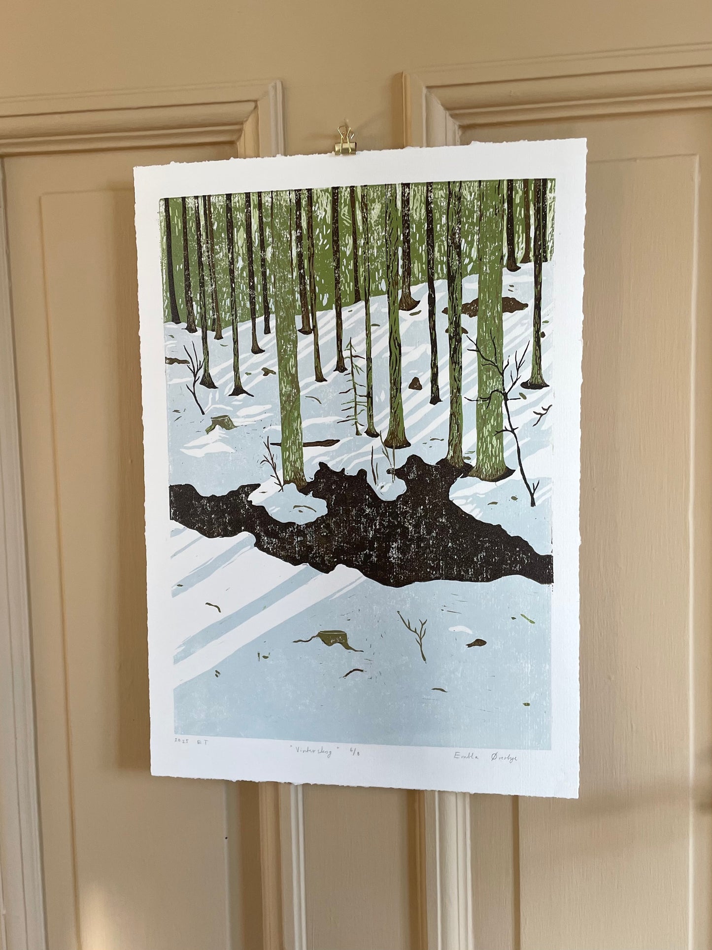 (Forhåndsbestilling) Vinterskog - Originalt reduksjonstrykk med 6 lag (linosnitt)